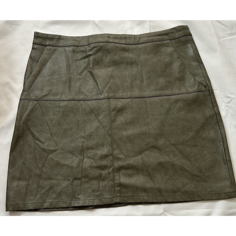 Shinestar Olive Green Faux Mini Leather Skirt Size Large Good condition